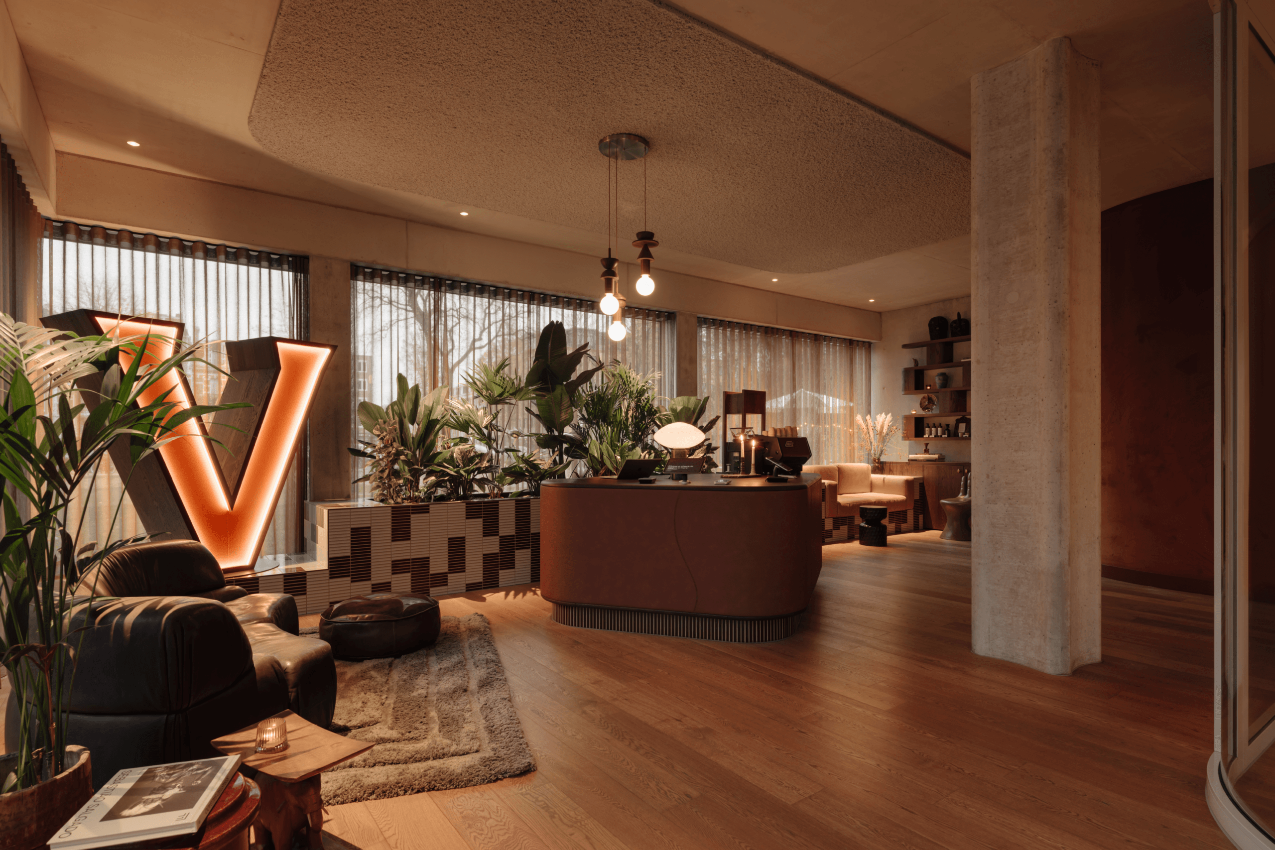 Hotel V