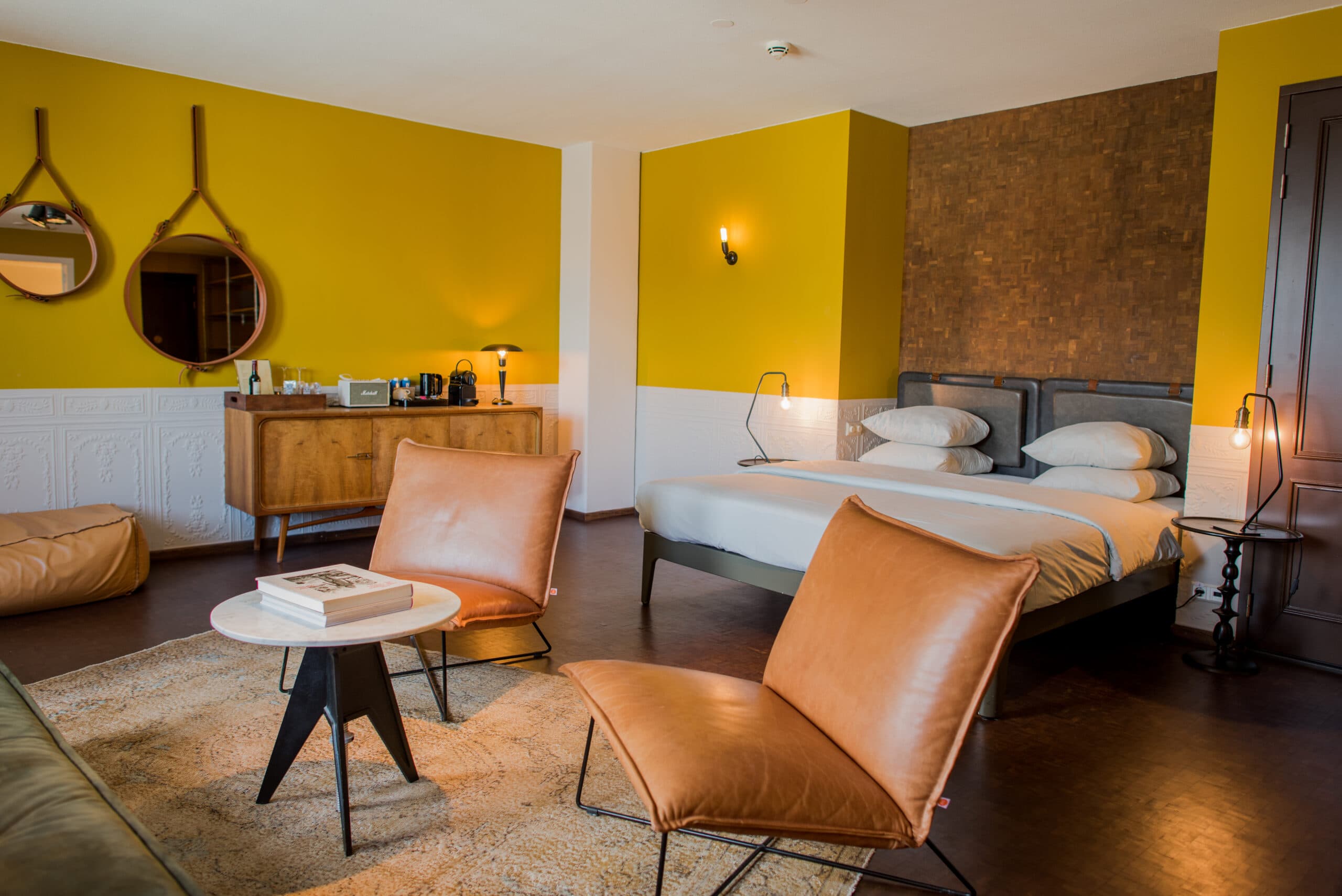 Hotel V